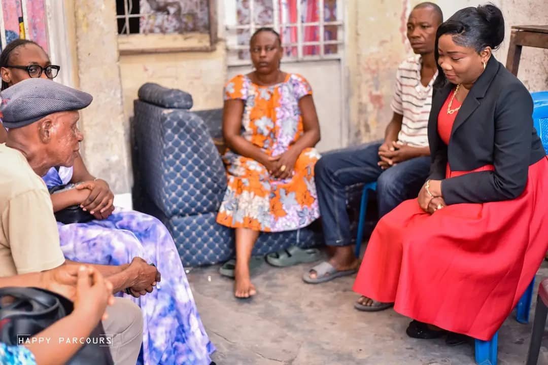 Kinshasa : l’honorable Christelle Vangu dénonce l’insécurité après une visite auprès d’une famille endeuillée dans la FUNA